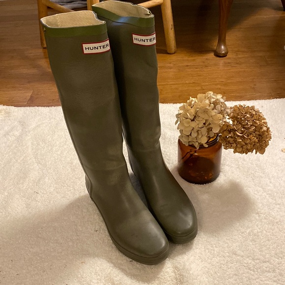 Hunter Rainboots - Picture 1 of 3